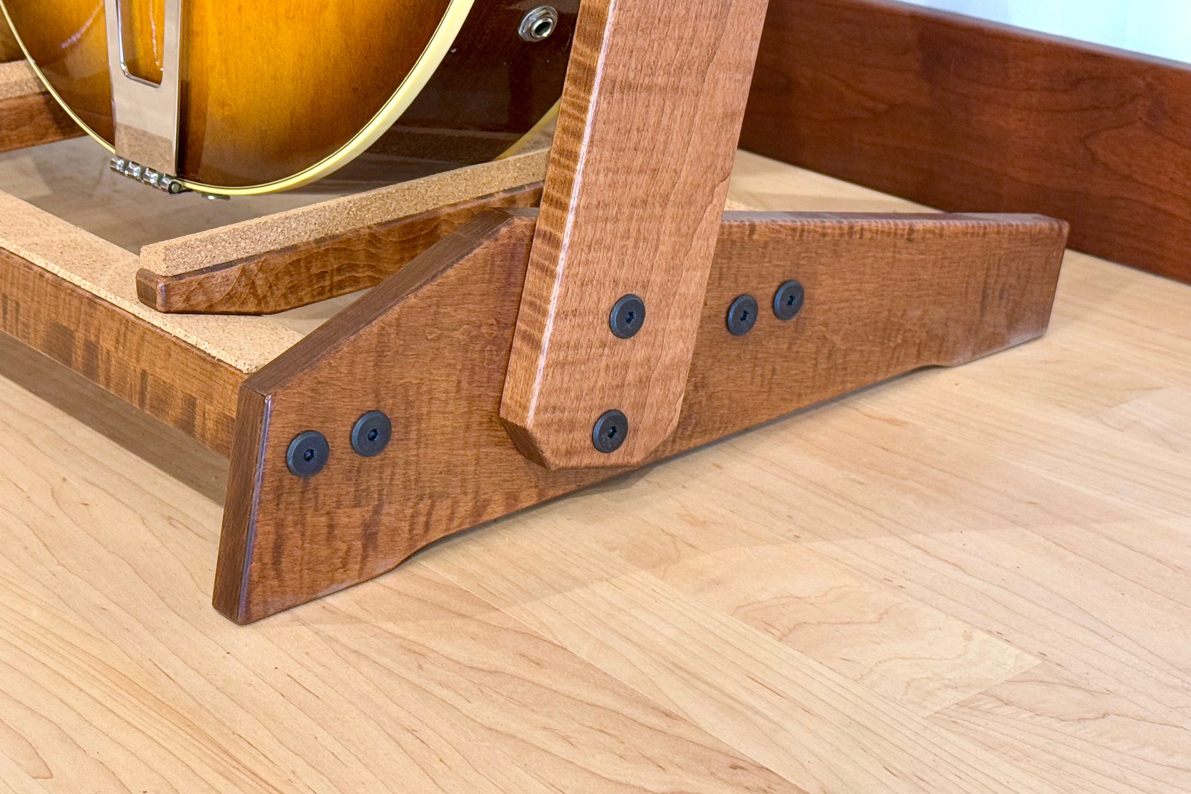 Acoustic Remedy Cases Traditional StringRack - Flamed Maple - Boston