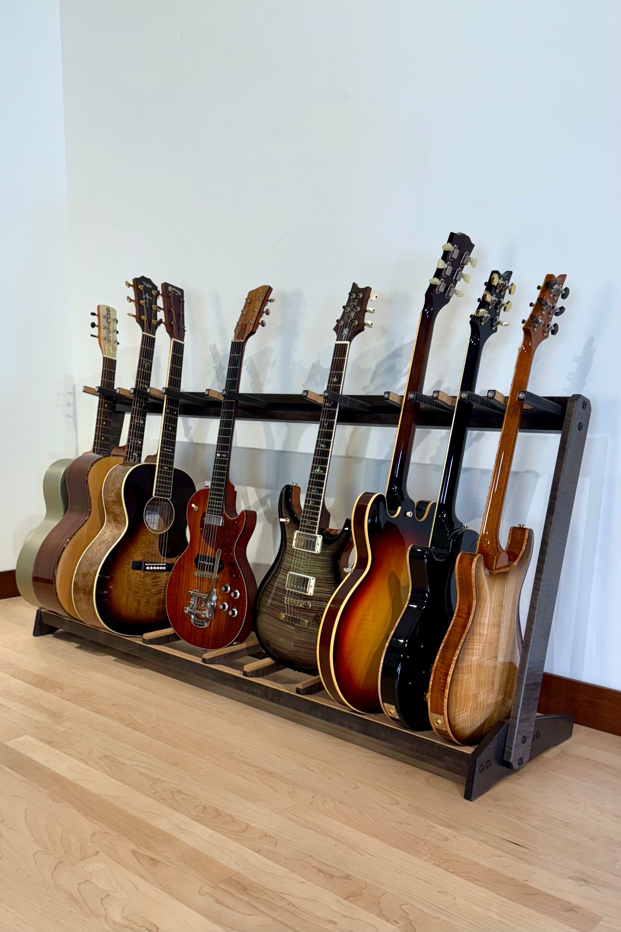 Acoustic Remedy Cases Grand StringRack - Flamed Maple - Charcoal