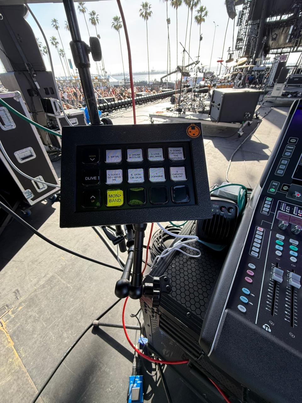 StageStrike deckFrame(15) - Elgato Stream DeckMic Stand Mounting Frame